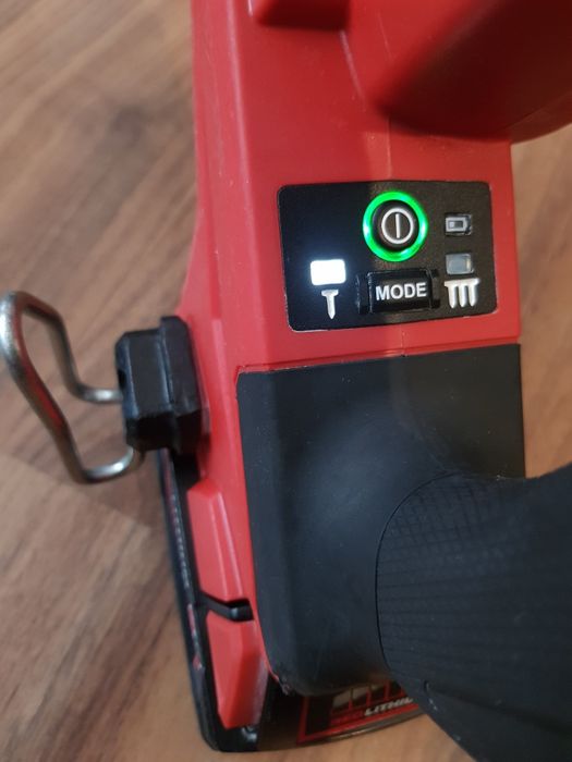 Pistol de capse Milwaukee M18 FNCS18GS