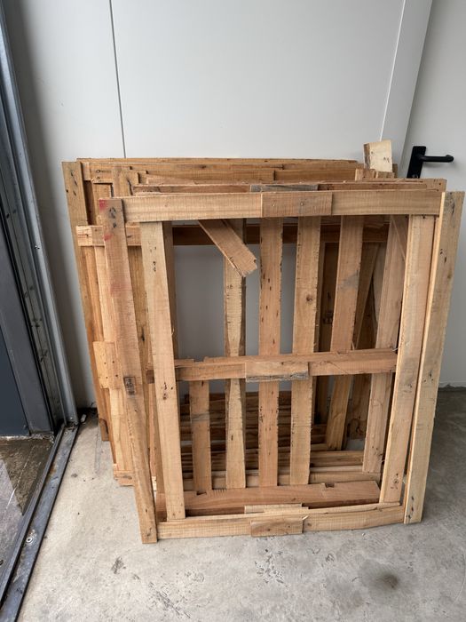 Lemn din paleti stricati