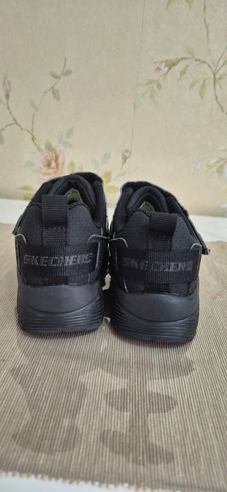 Adidasi Skechers marimea 28,5