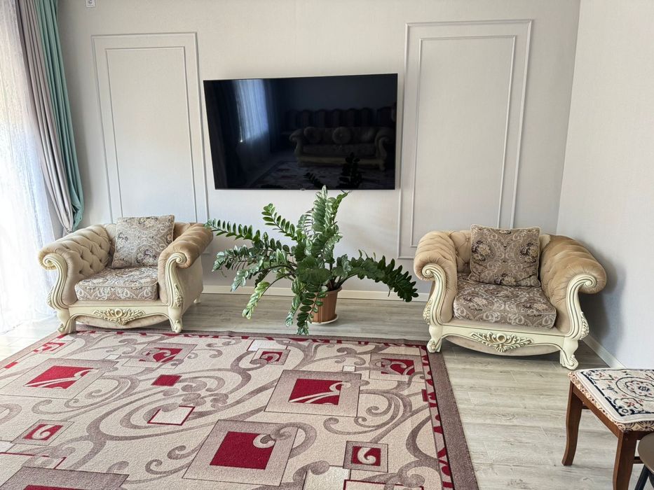 Продам диван два кресла