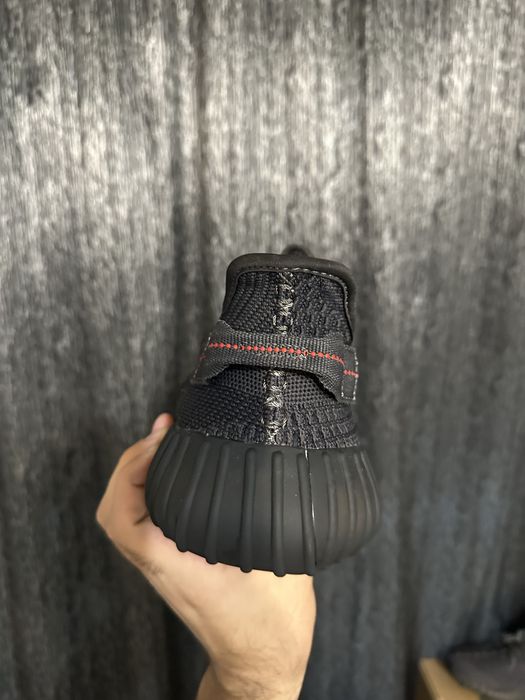Yeezy 350 v2 Black