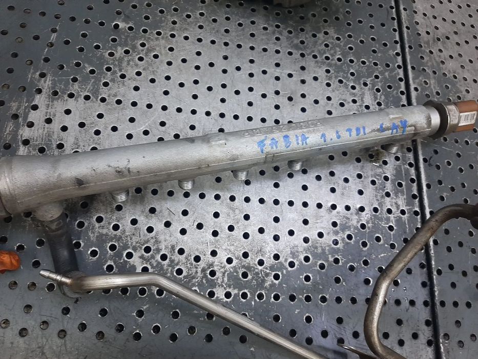 rampa injectoare cay 1.6 tdi audi a3 8p vw golf 6 touran 1t3 polo 6r seat ibiza 5 skoda fabia 2  superb 2 r03l125a