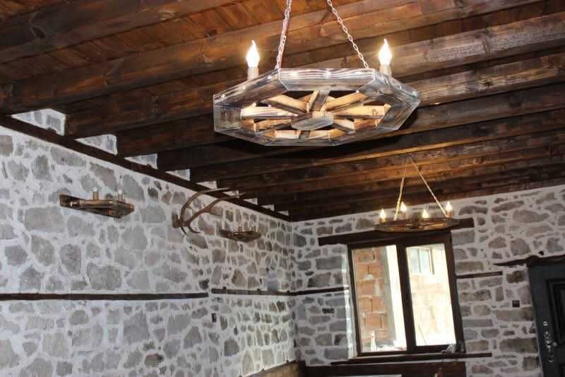 Дървени полилей за механи и заведения!