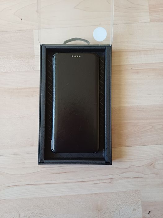 Калъф тип тефтер