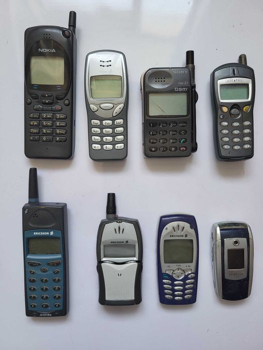 Telefoane vechi cu butoane