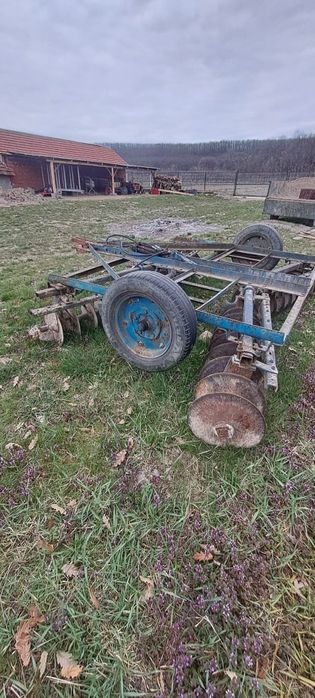 De vânzare,plug și disc