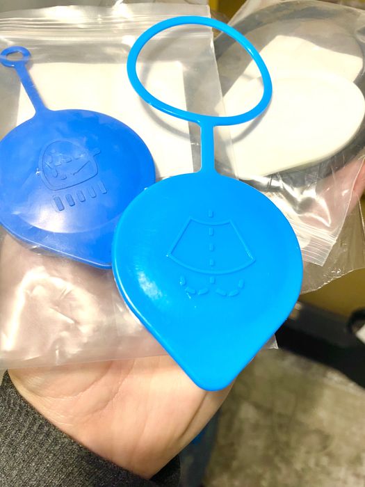 Крышка бочка омывателя