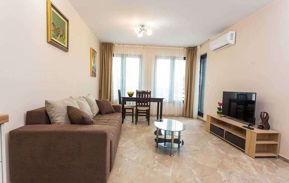 Двустаен Апартамент в Центъра