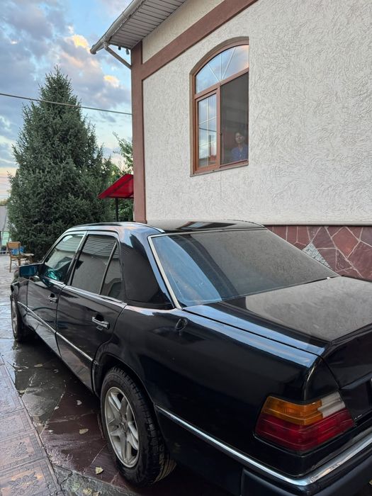 Продается Мерседес Е 300
