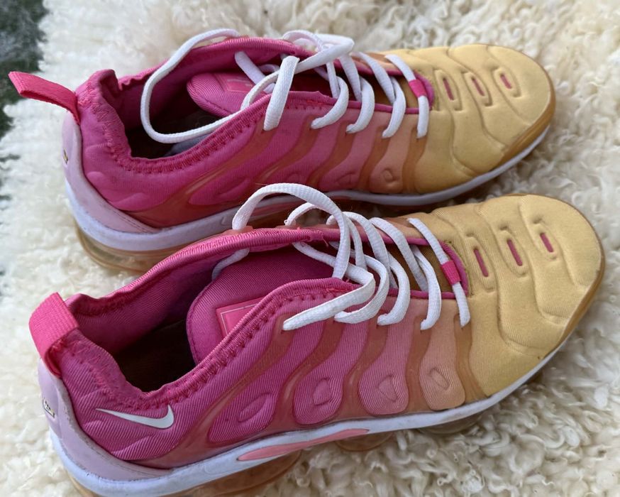 Nike Air Vapormax Plus pink оригинални дамски сникърси 38. Номер