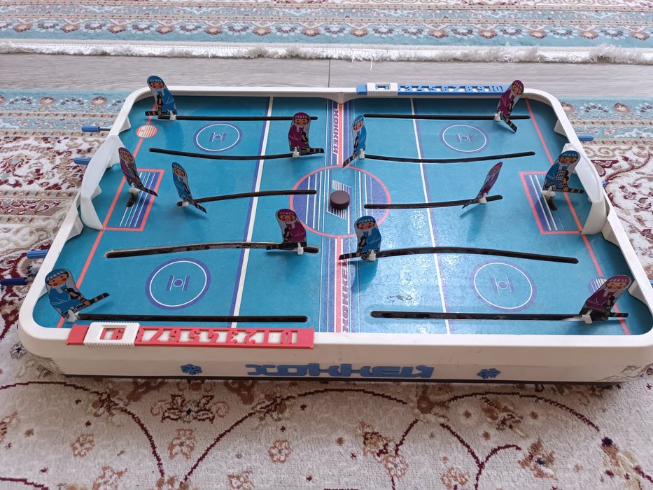 Продам настольный хоккей