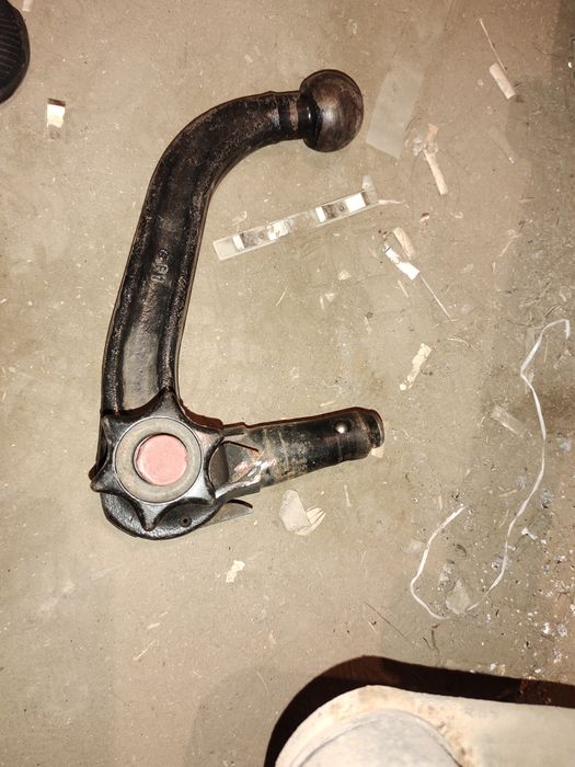 Фаркоп прицепное устройство на BMW e34