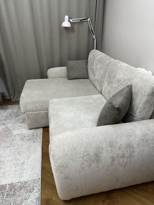 Продается диван (Россия)