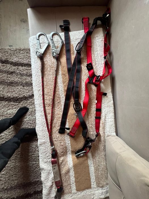 Страховочная  привязь  фирма