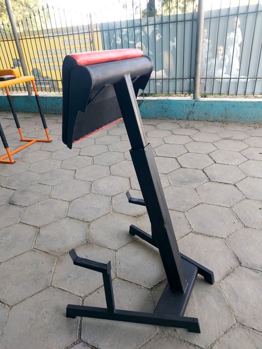 Продам тренажёр для прокачки бицепса стоя.