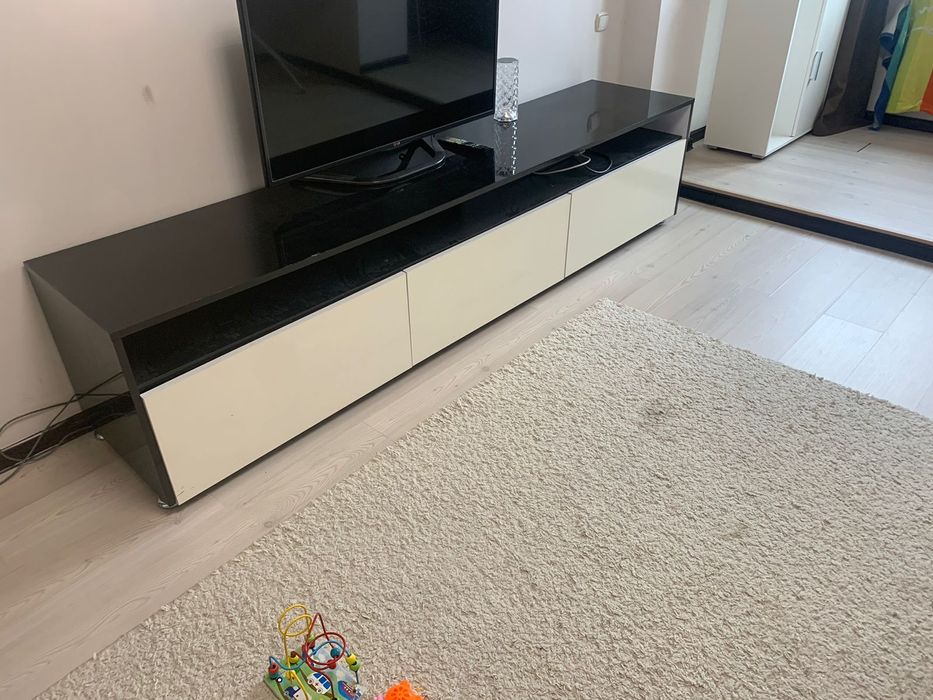 Продам тумбу под телевизор