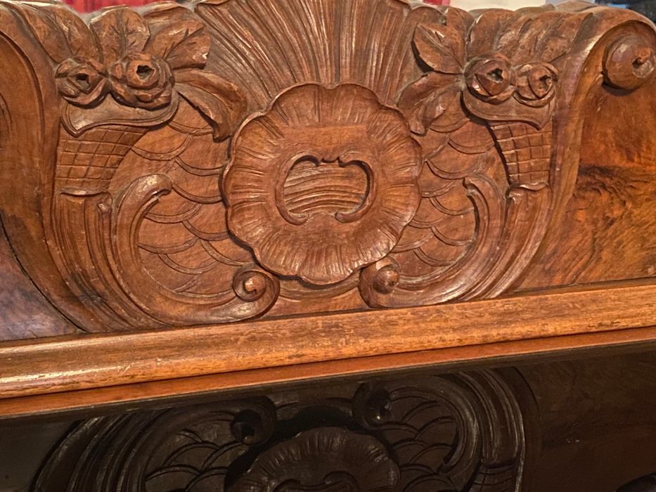 Mobilier servanta “Chipendale”, lemn de nuc, Italia