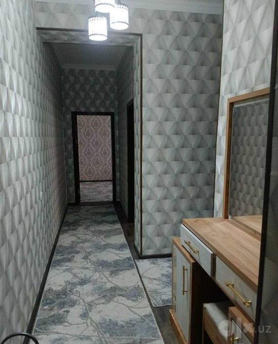 Hamroz oldida 2 xonali uy