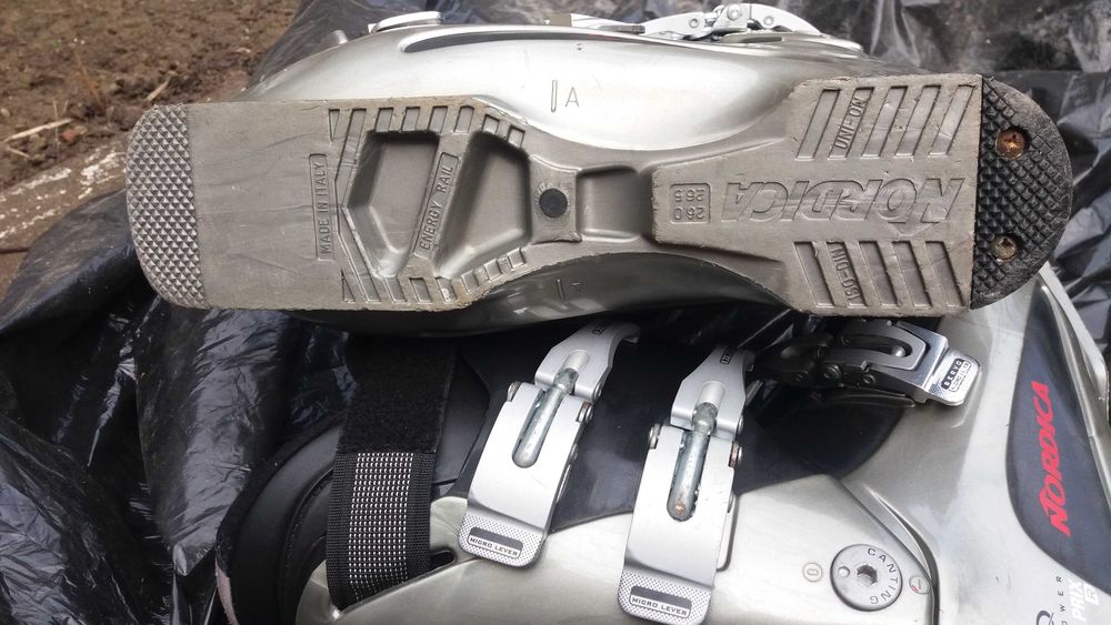 Ski Rossignol +Bete + clapari Nordica