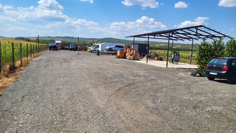Vand spațiu comercial in Crasna