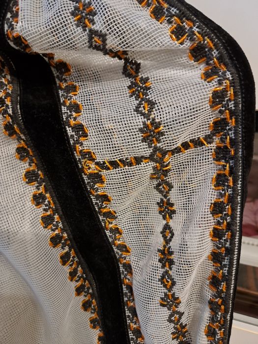 Ie traditionala autentica