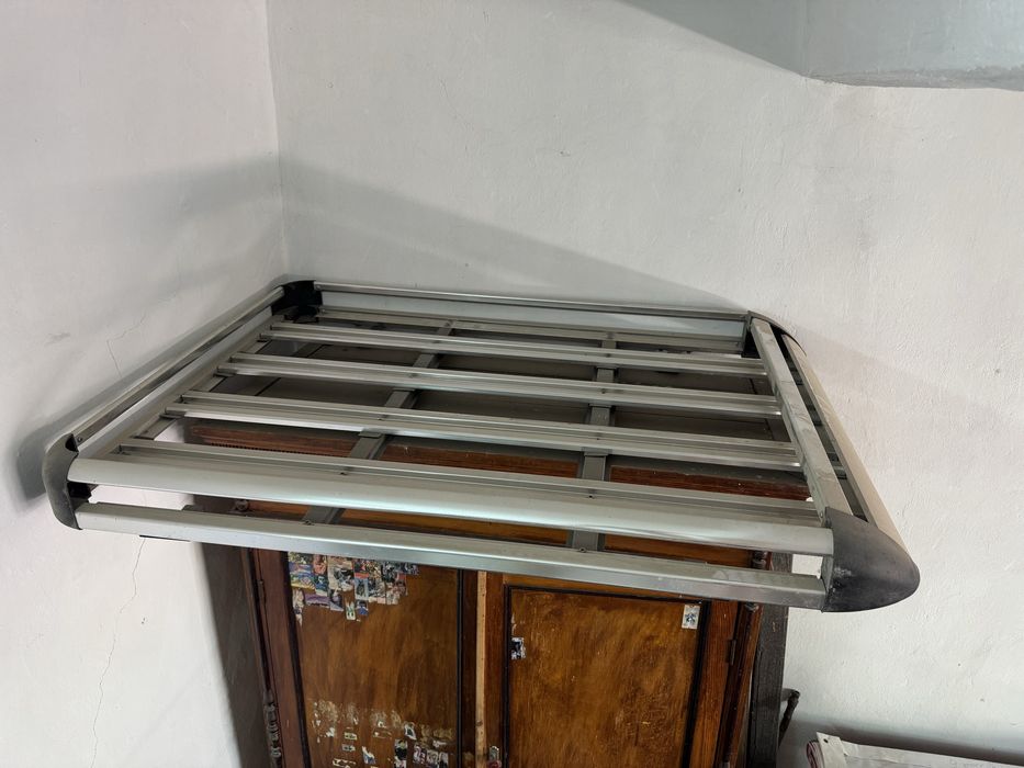 Продаю багаж, использовали только пару раз. Стояла в гараже. Все целое