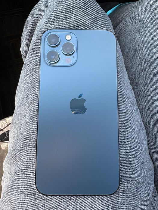 Продам  айфон  12 про макс