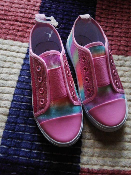 Обувь детская новая