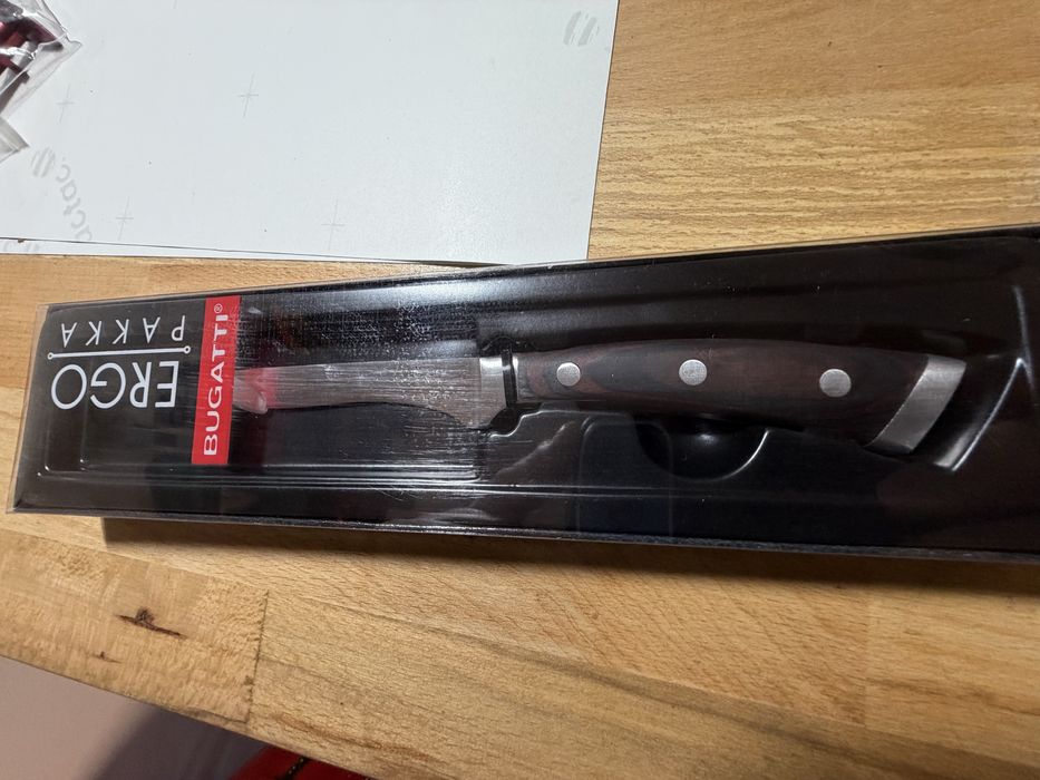Cutit utilitar, Casa Bugatti,