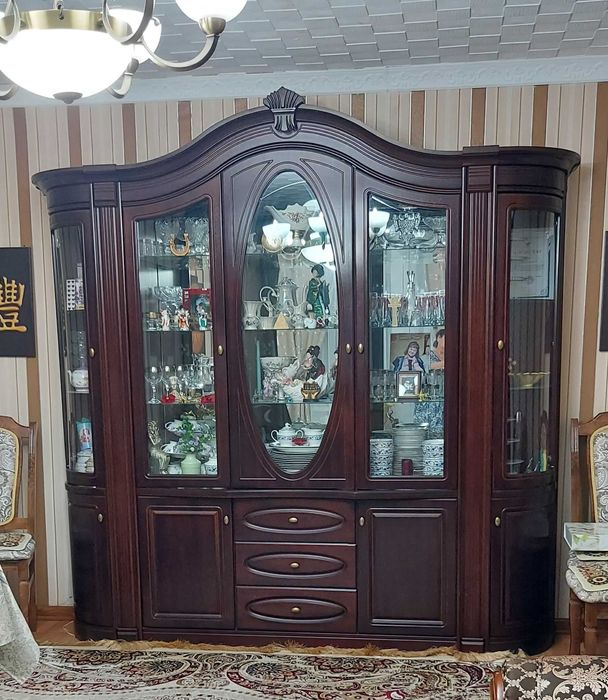 Срочно ! Срочно ! Сервант для зала , Беларуссия .