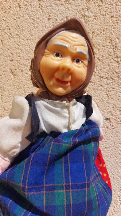 Marioneta,păpușă aradeanca,comunism