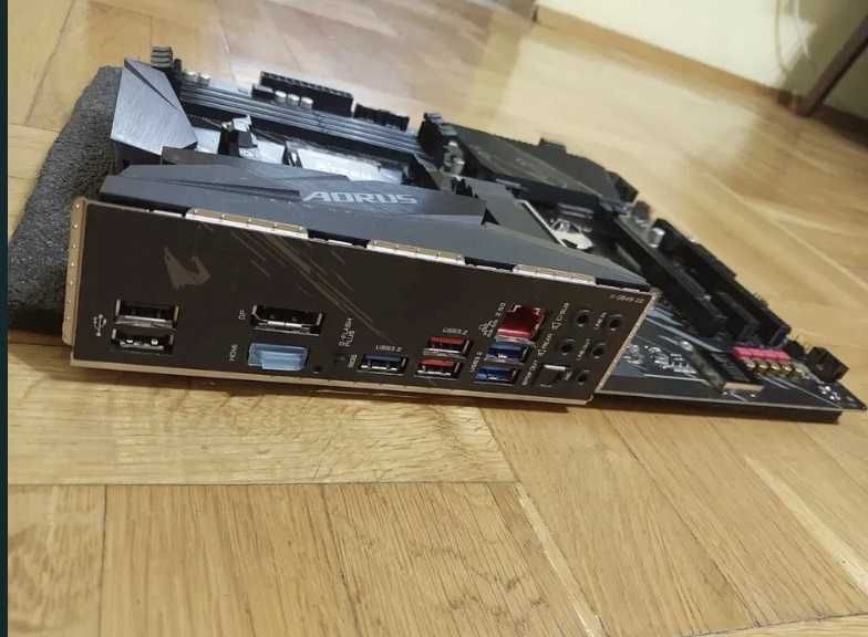 AMD Ryzen 9 5900X + Gigabyte B550 Aorus Elite V2