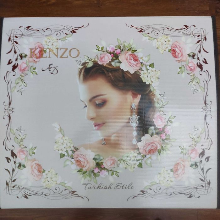 Комплект постельного белья - KENZO ( новый в коробке )