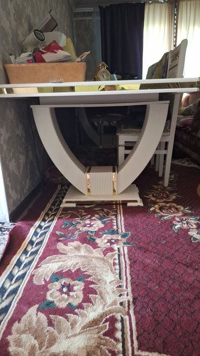 Продам стол и 10 стульев