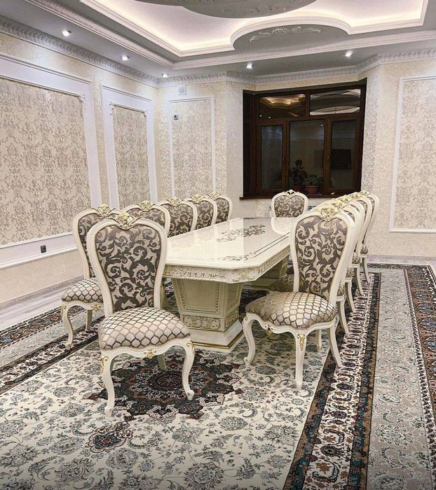 Продам стол со стульями гостевой