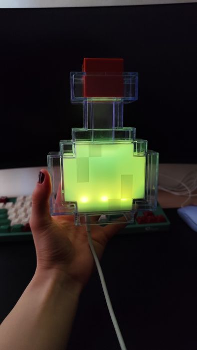 Фонарь Minecraft колба с разными цветами.