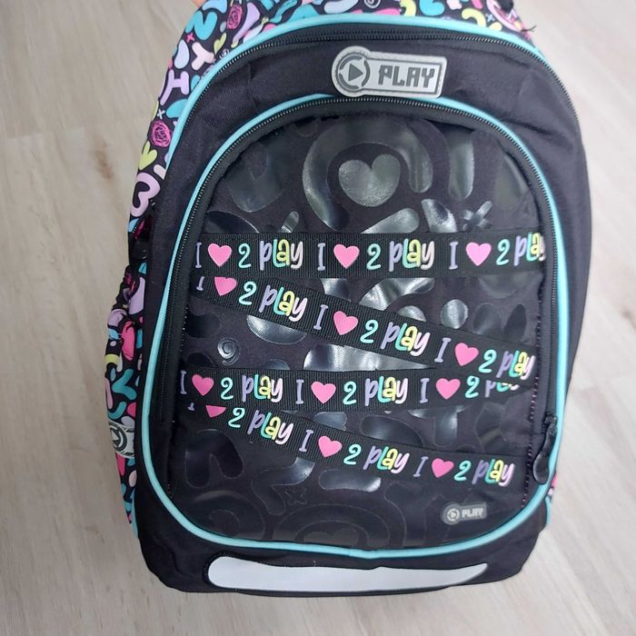 Чисто нова ученическа раница за момиче!