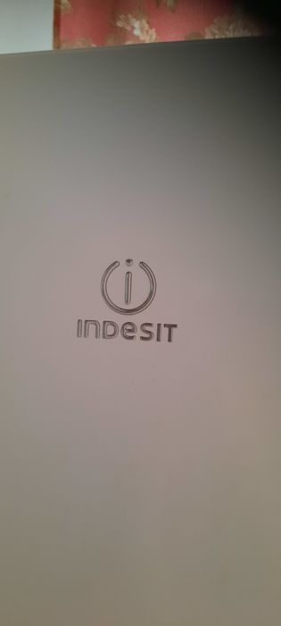 Холодильник Indesit