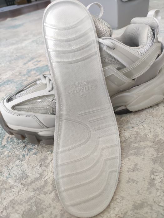 Balenciaga track 1