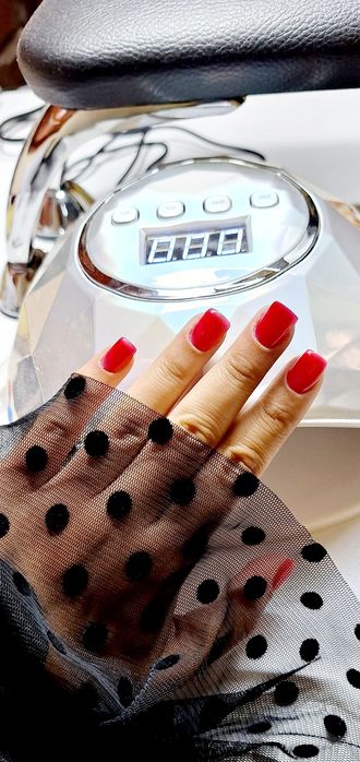 Unghii cu gel si manichiura cu oja-semipermanenta Arad