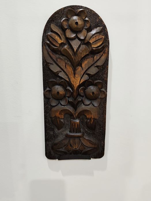 Ръчно изработена дърворезба – стенна декорация