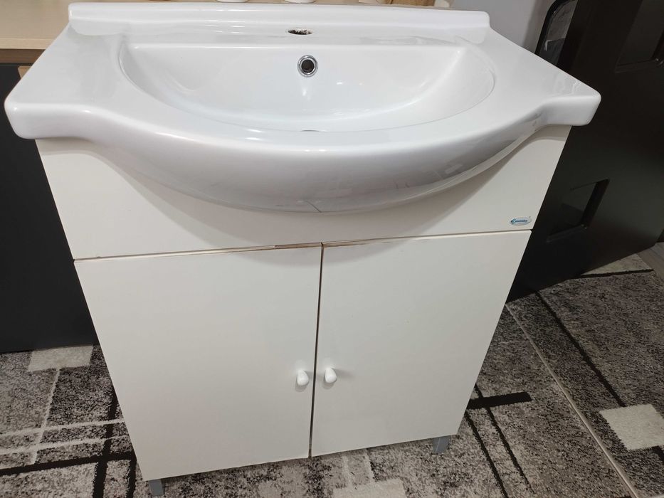 Chiuveta baie 67 cm/ 35-46 cm / 84 cm