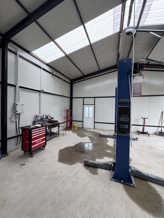Hala metalica 8x10x4 m din ipe 160 si panou sandwich de 4 la pret de 10.000€