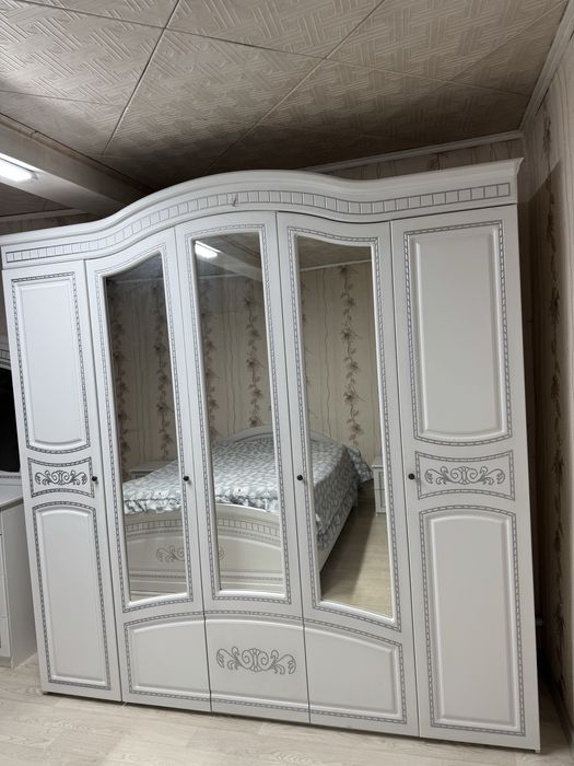 Спальный гарнитур