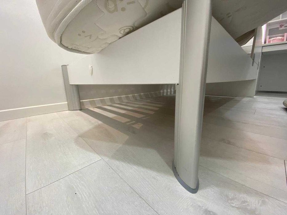 Кровать для спальни