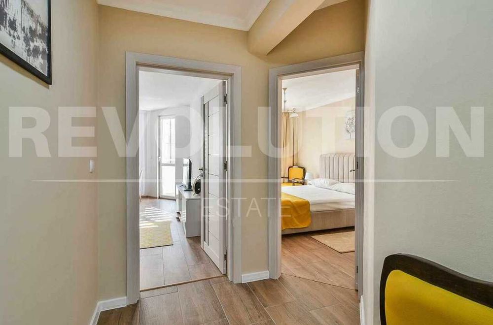 Дава се под наем Четиристаен апартамент в Варна, Център - 103 кв.м за 1196.97 € - Снимка #6