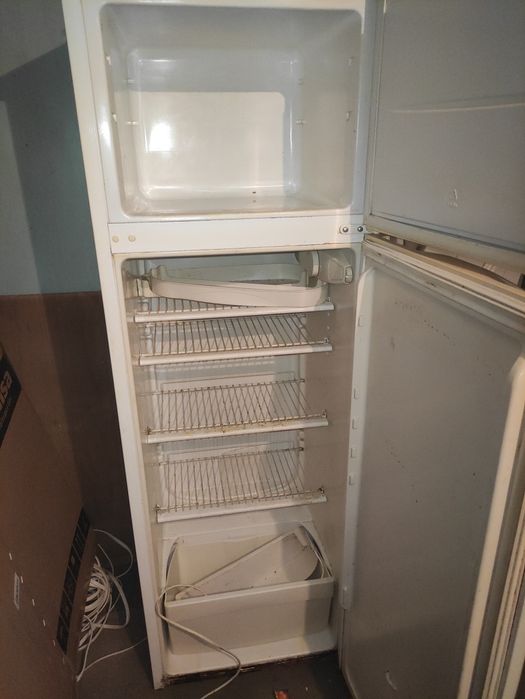 Продам холодильник