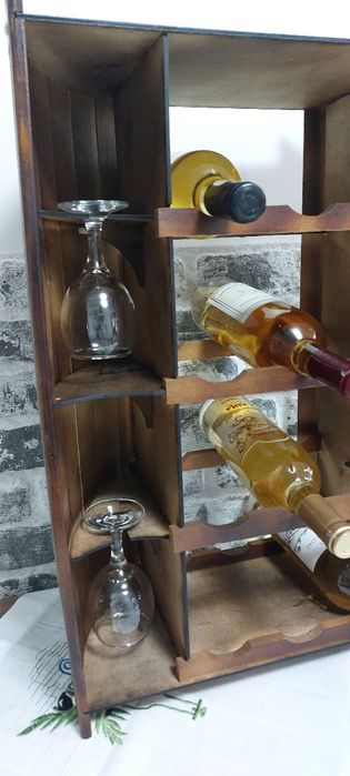 Mini bar rustic pentru  12 sticle 4 pahare