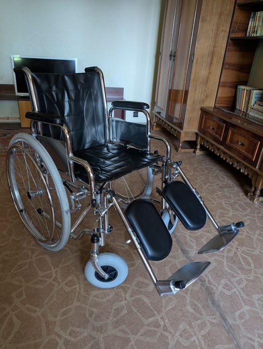 Scaun rulant pliabil persoane cu handicap