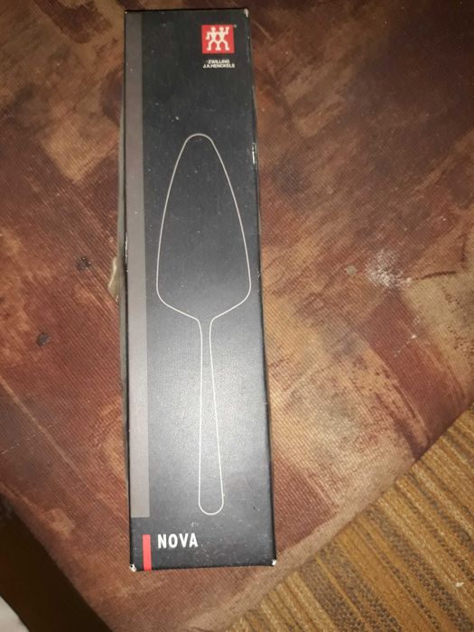 Комплект прибори -6 човека (24 части ) + допълнителни прибори ZWILLING